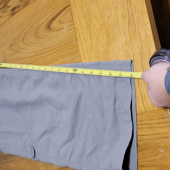 Women's North Face size 12 convertible pants - Picture 11 of 11